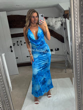 Load image into Gallery viewer, Blue Flower Print Maxi Dress