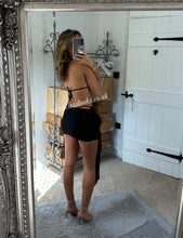 Load image into Gallery viewer, Black Bikini+Rose Sarong Set