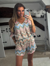 Load image into Gallery viewer, Zig Zag Bow Short Set