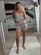 Load image into Gallery viewer, Zig Zag Bow Short Set