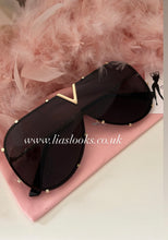 Load image into Gallery viewer, Black/Gold Oversized Sunglasses