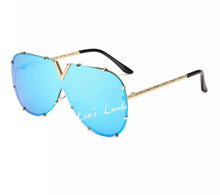 Load image into Gallery viewer, Blue Mirrored Oversized Sunglasses