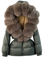 Load image into Gallery viewer, Fur Collar Puffer Coat
