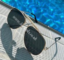 Load image into Gallery viewer, Celeb Oversized Sunglasses
