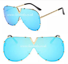Load image into Gallery viewer, Blue Mirrored Oversized Sunglasses
