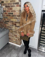 Load image into Gallery viewer, Camel Wool &amp; Cashmere Coat
